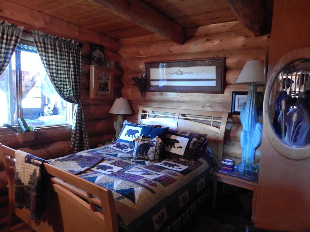 Idle Spurs Log Cabin Bed & Breakfast Black Diamond Exteriör bild
