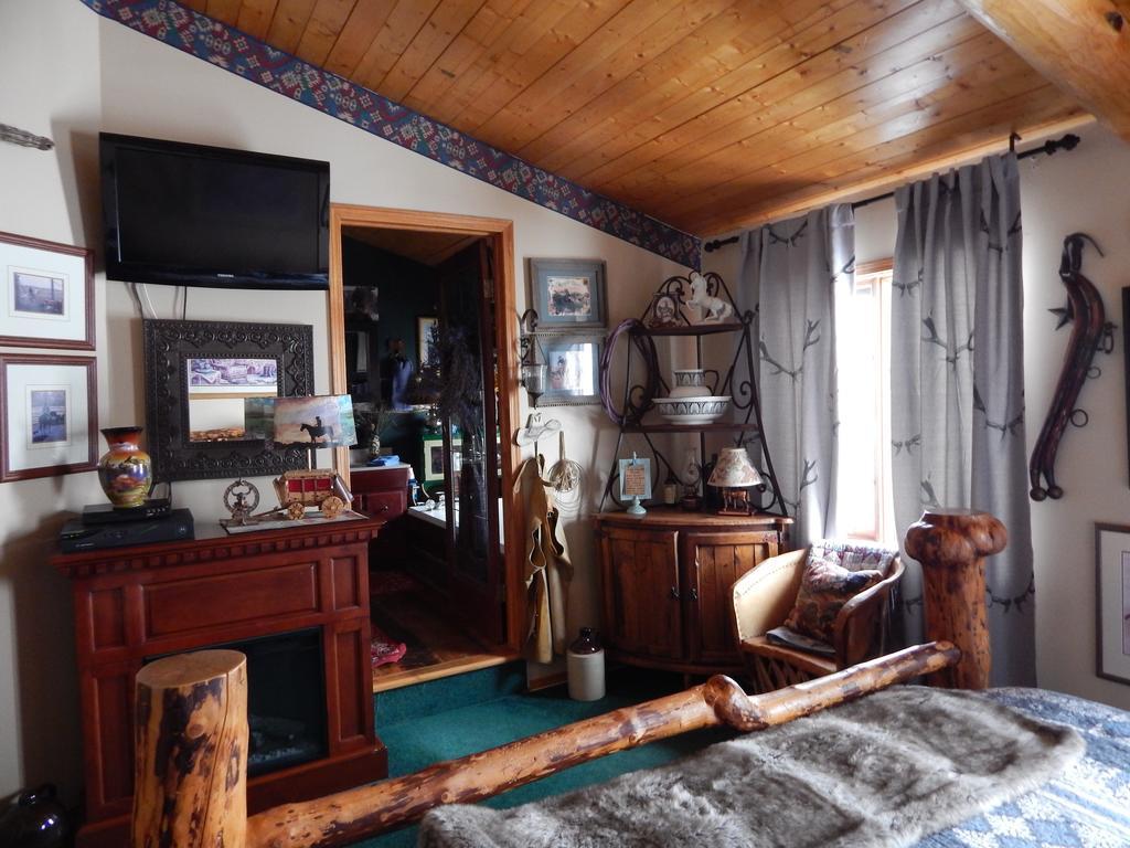 Idle Spurs Log Cabin Bed & Breakfast Black Diamond Exteriör bild