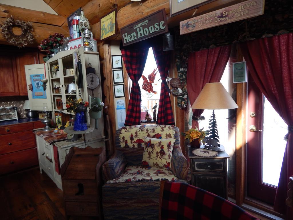 Idle Spurs Log Cabin Bed & Breakfast Black Diamond Exteriör bild