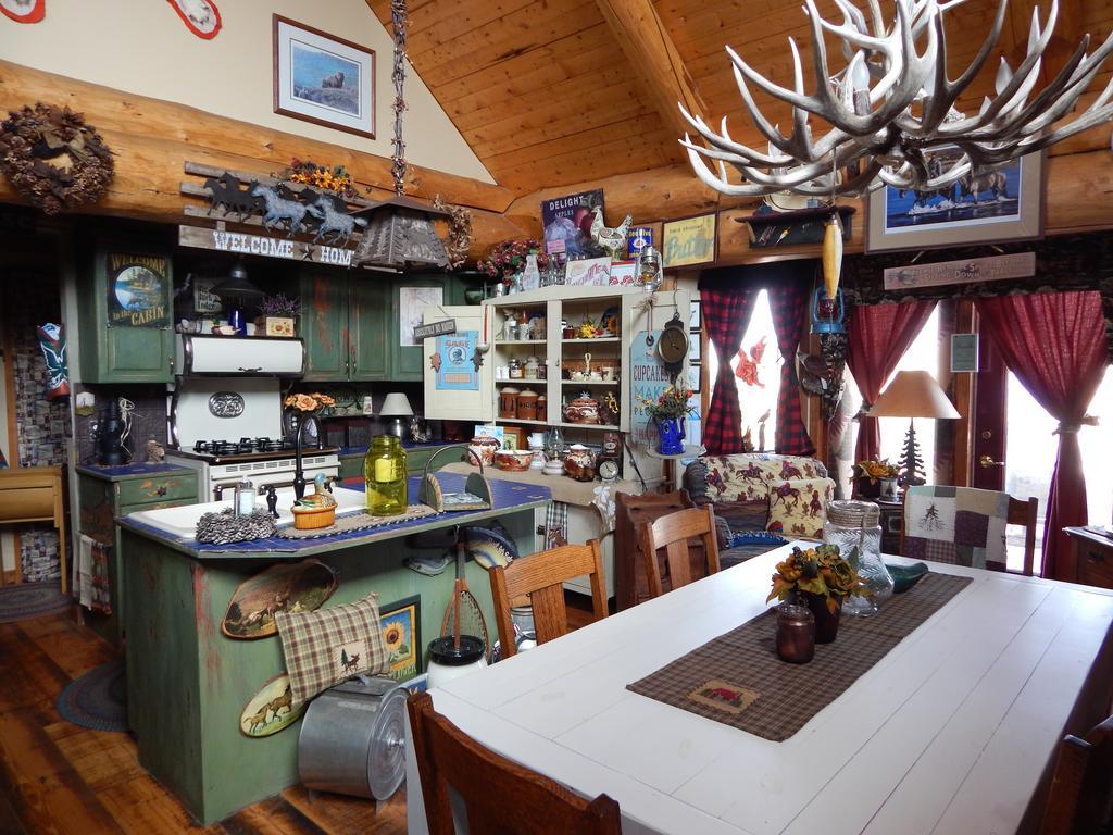 Idle Spurs Log Cabin Bed & Breakfast Black Diamond Exteriör bild